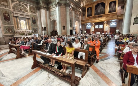 La comunità ringrazia don Carlo Pirotta: “Hai trasformato la malattia in Vangelo”