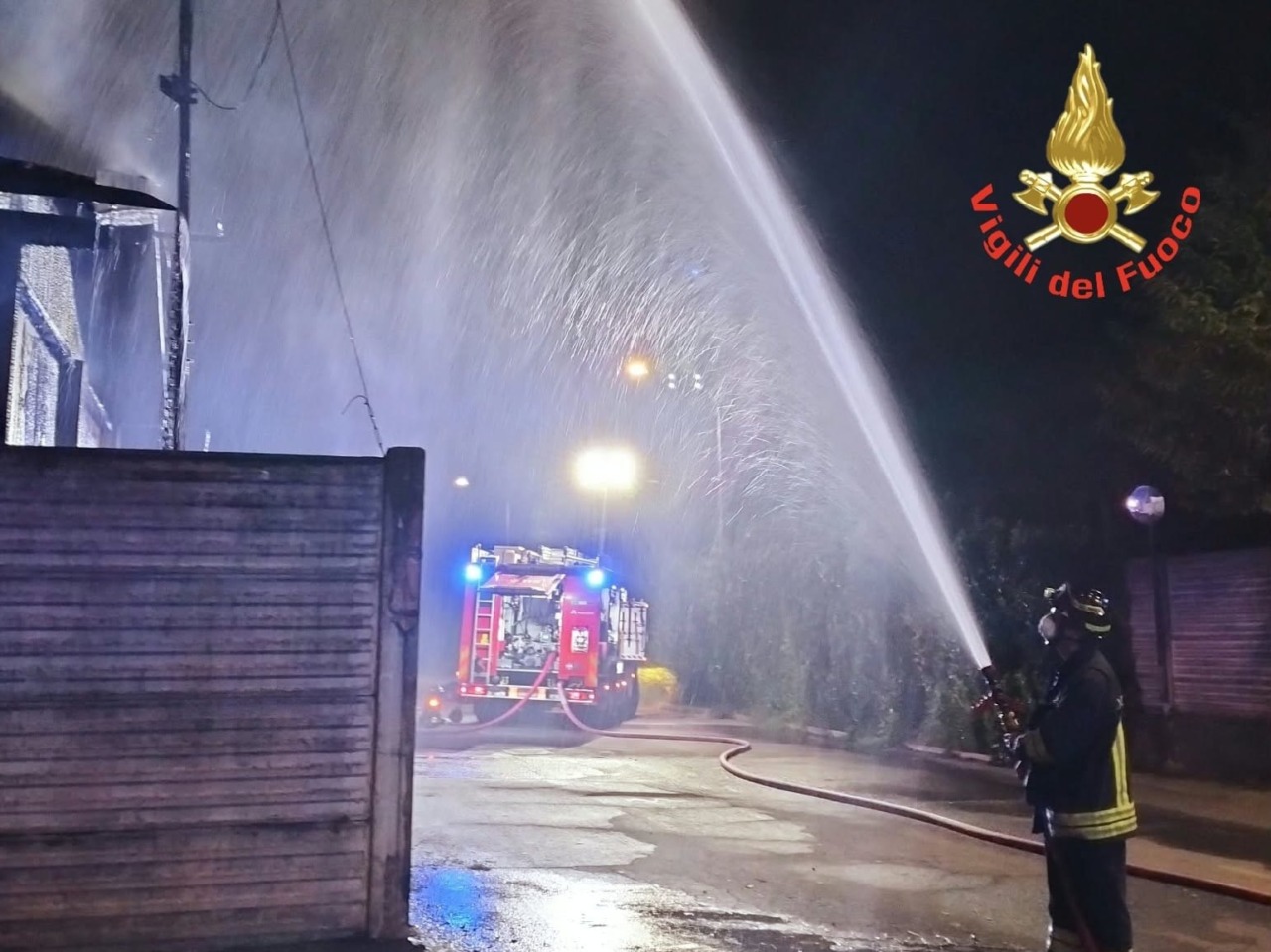 Fiamme nella notte a Calolziocorte: incendio in un’abitazione