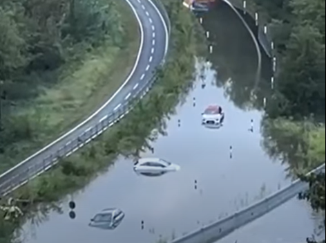 Maltempo nel Lecchese, auto sommerse a ridosso della SS36 FOTO e VIDEO