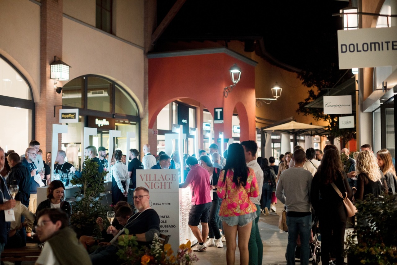 Village Night, il Franciacorta Designer Village unisce vino, musica e shopping