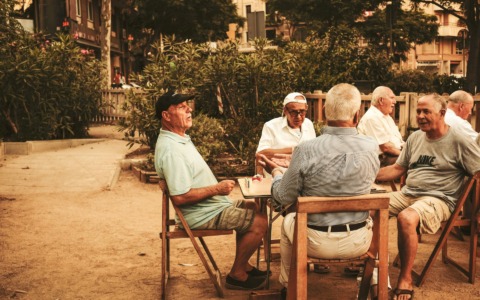 “Allena la mente”: strategie e attività per restare giovani dopo i 65 anni