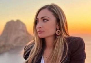 Uno spazio della biblioteca dedicato a Giulia Tramontano