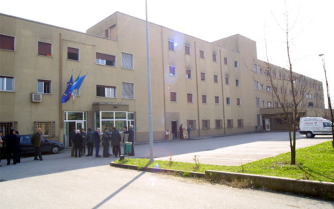 Cellulari e droga in carcere: sei misure cautelari