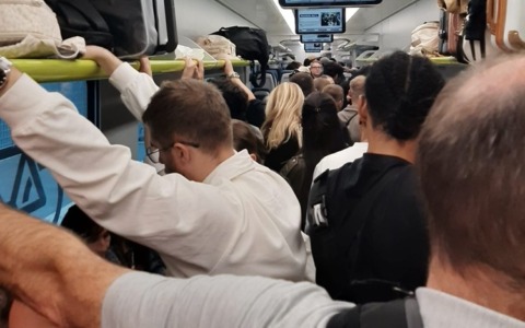 Disagi sui treni tra Lecco e Milano: Fragomeli chiede un potenziamento del servizio
