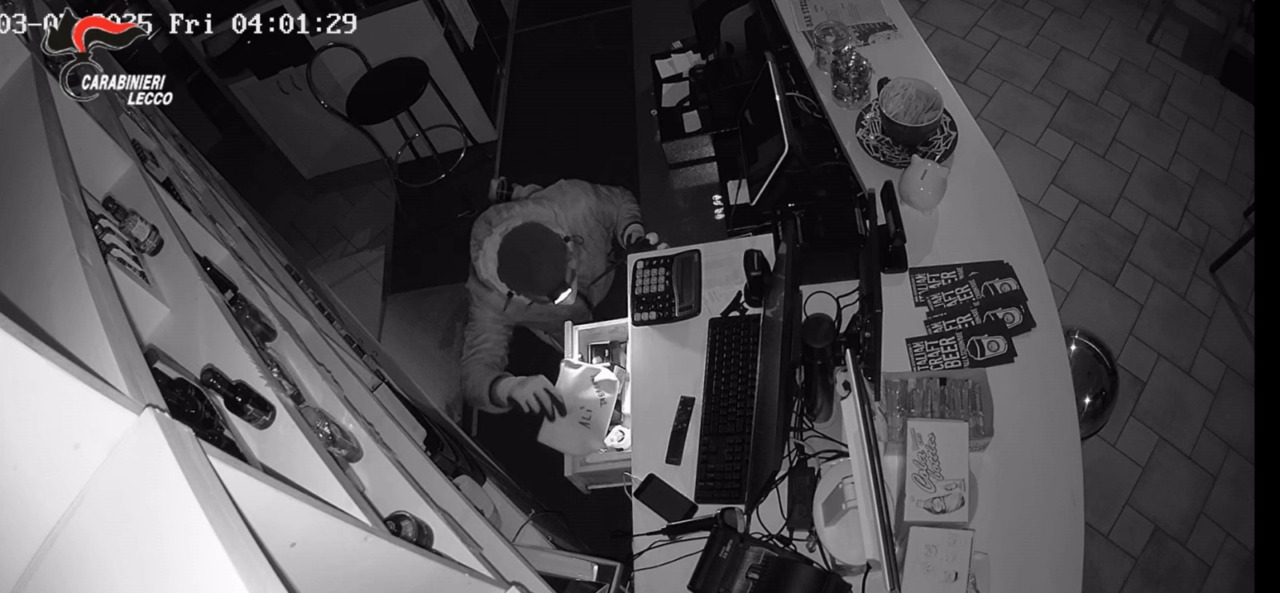 Furti da mezzo milione in tabaccherie e sale slot: arrestata la banda dei muri sfondati e degli allarmi manomessi