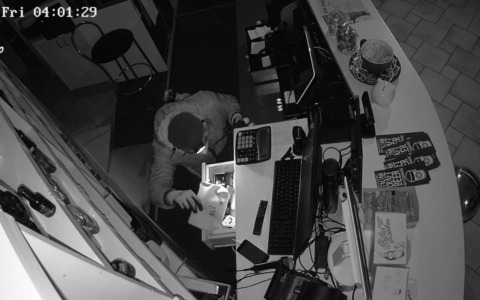 Furti da mezzo milione in tabaccherie e sale slot: arrestata la banda dei muri sfondati e degli allarmi manomessi