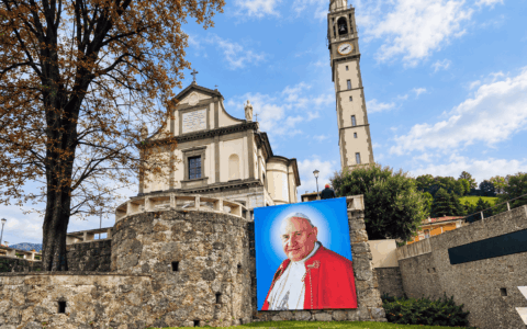 San Giovanni XXIII, tre giorni di celebrazioni a Sotto il Monte: nasce il progetto «Pietre di Pace»