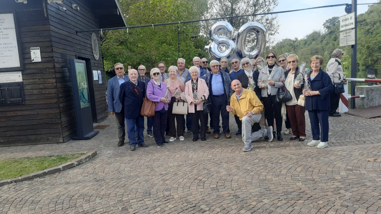 La classe 1946 di Robbiate festeggia il traguardo degli 80 anni