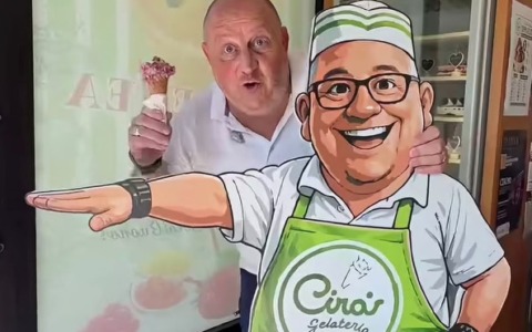 Saluto romano in gelateria? Ciro’s e la polemica surreale