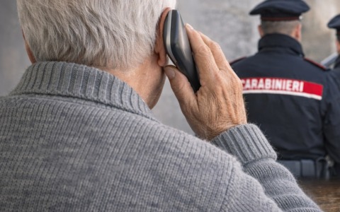 Falsi carabinieri al telefono nell’Isola Bergamasca: «Si tratta di una truffa»